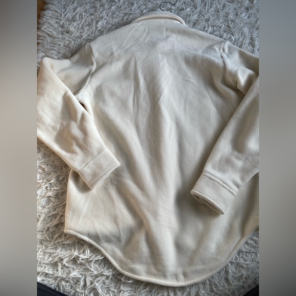 Aritzia TNA Polar Button Up Fleece Shirt Jacket - Picture 9 of 9